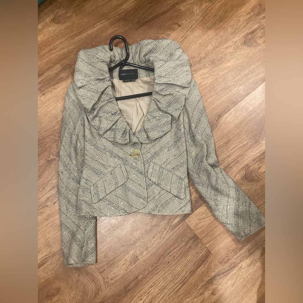 3/$15 
BCBG MAXAZRIA Beige Textured Accent Blazer size XXS.   B1. bcbg